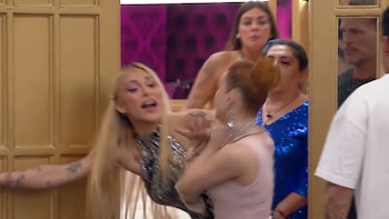 Violento enfrentamiento en Gran Hermano: insultos, amenazas y dos participantes al borde de la agresión física