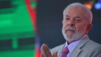 Lula propone regular el trabajo