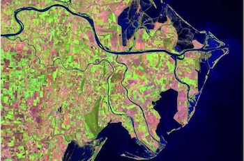 El delta del río Po en Italia fue uno de los casos referentes para comprender la vulnerabilidad ante la erosión y la subida del mar (NASA y Servicio Geológico de Estados Unidos)