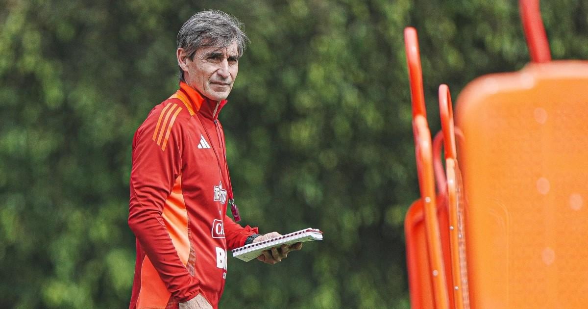 Óscar Ibáñez no tiene la seguridad de continuar al mando de la selección peruana en los amistosos de noviembre. - créditos: FPF