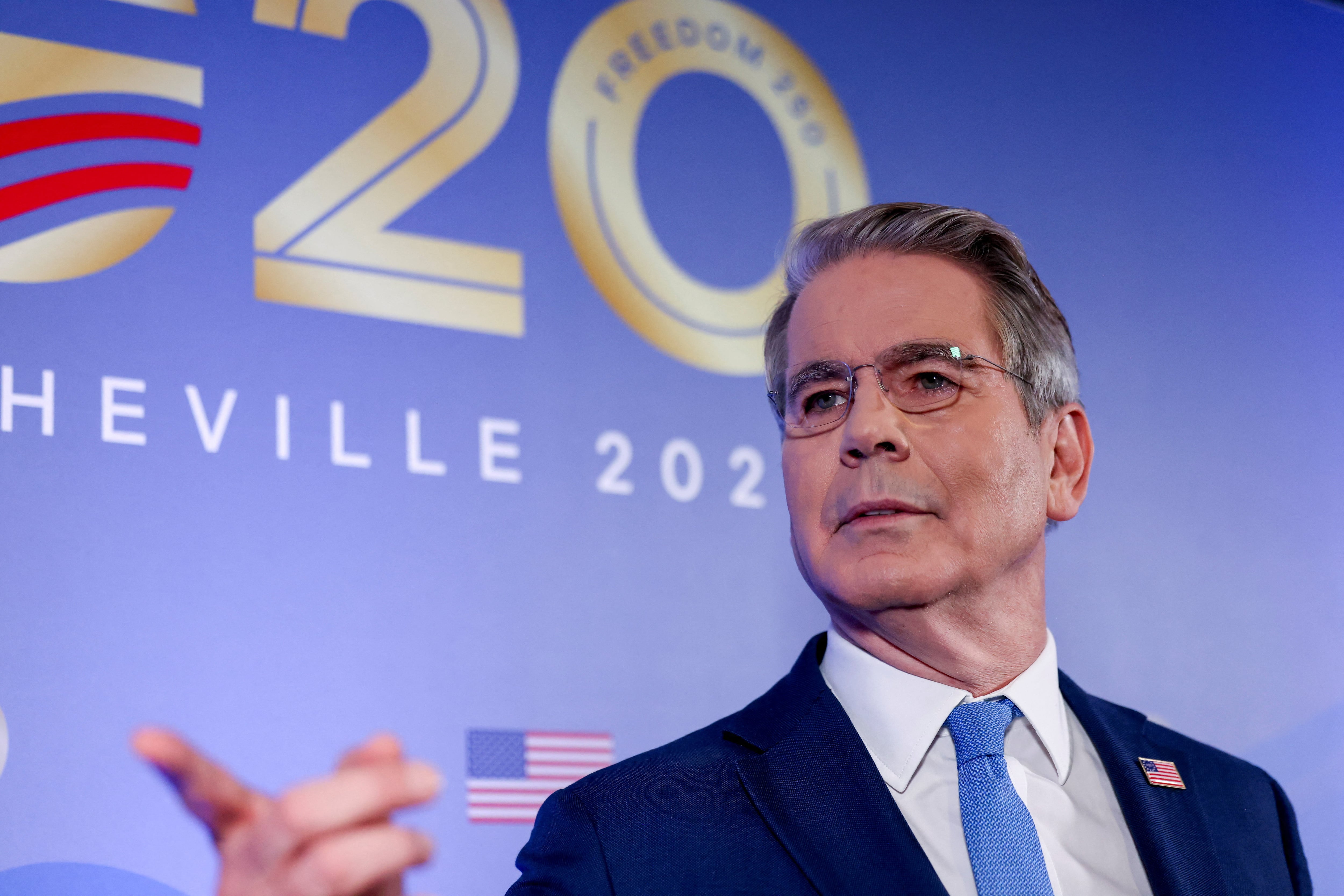 Scott Bessent advirtió que la economía iraní podría colapsar en semanas o meses si Estados Unidos mantiene su campaña de sanciones contra Irán. (REUTERS/Sam Wolfe)