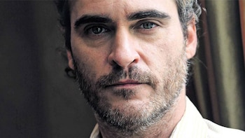 Joaquin Phoenix se convirtió en uno de los mejores intérpretes del excéntrico personaje. Su vida estuvo marcada por extremos que finalmente lo depositaron en lo más alto de Hollywood