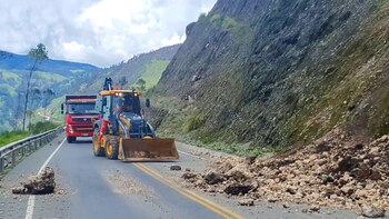 13 carreteras con tránsito restringido