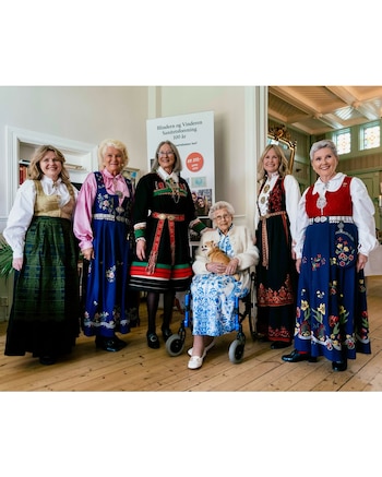 La princesa Astrid con su perra Wilma en su último evento público (Casa Real Noruega)