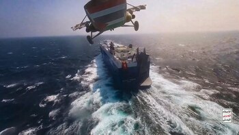 Los ataques terroristas financiados por Irán en el Mar Rojo amenazan cables de internet global claves