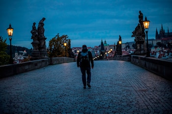 La República Checa cierra bares,