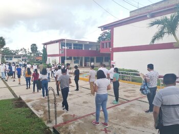 Las autoridades del CBTIS 111