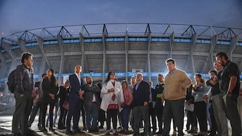 Con butacas y césped: así