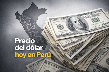 Una imagen muestra una pila de billetes de cien dólares estadounidenses sobrepuestos a un mapa en tonos grises de Perú con sus divisiones políticas.