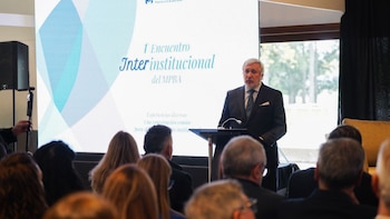 El procurador general bonaerense, Julio Conte-Grand, encabezó la apertura del primer Encuentro Interinstitucional del Ministerio Público de la provincia de Buenos Aires, realizado en La Plata. (Fotos: gentileza Asesoría General de Gobierno de la provincia de Buenos Aires)