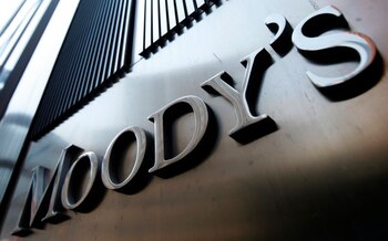 Un letrero de Moody's en