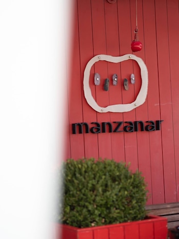 Restaurant Manzanar, en el barrio Carrasco de Montevideo, fue estafado por su jefe de compras (Instgram Río)