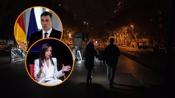 Las calles de la ciudad sin luz durante el apagón, en Vigo. (Alberto Paredes/Europa Press)