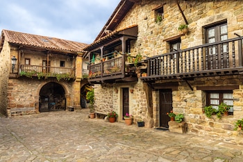 Bárcena Mayor, en Cantabria (Adobe