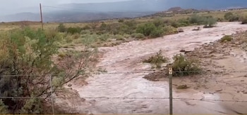 Tres integrantes de una familia murieron en una inundación en la Nación Navajo, en el noroeste de Nuevo México (Captura NBC News)