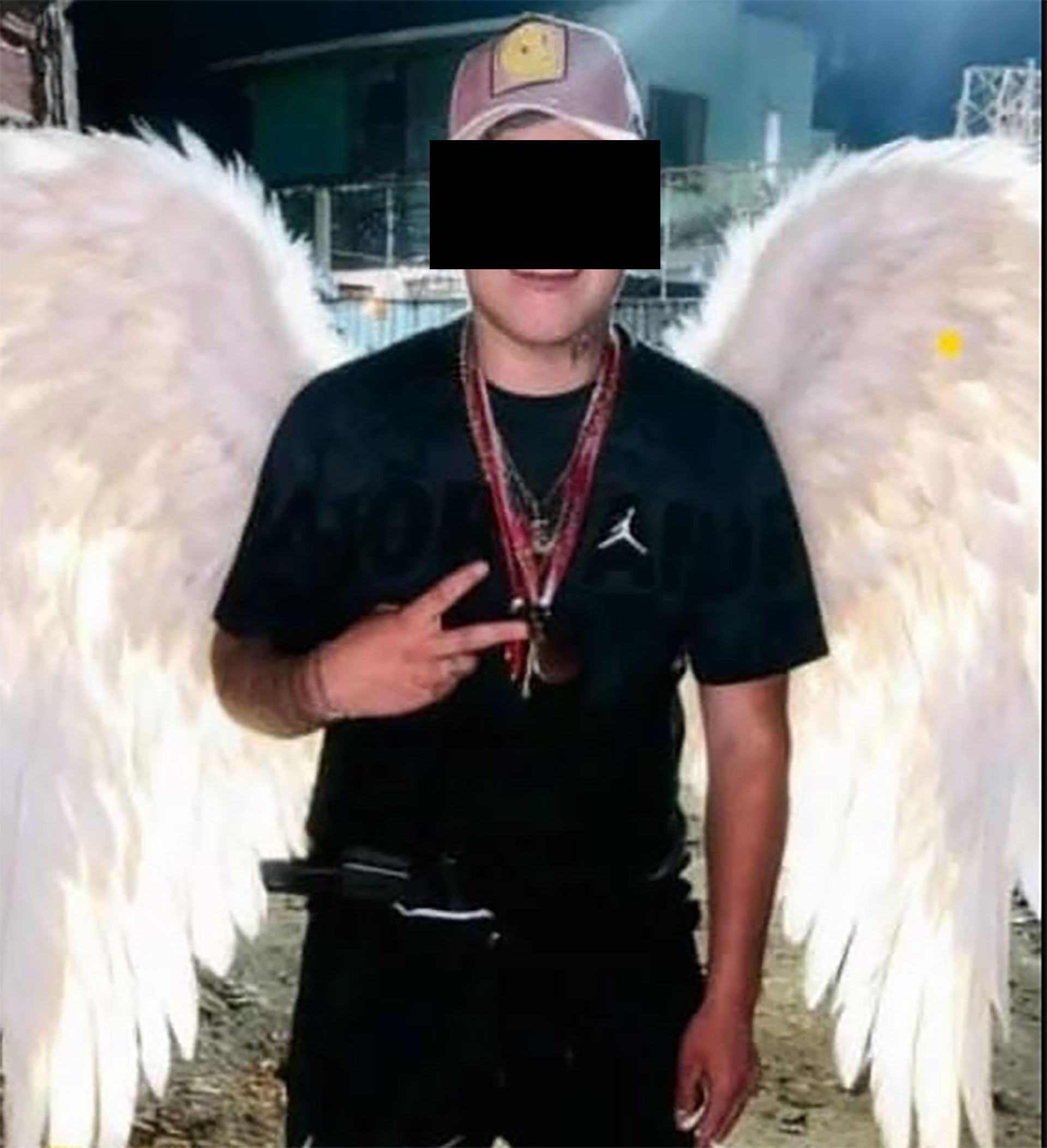 Pistola al cinto: Walter Maldonado, en un homenaje en Instagram