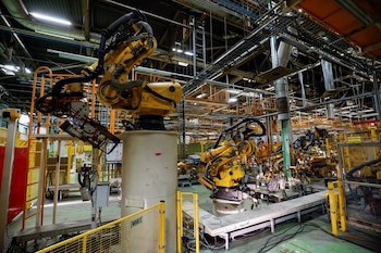 El robot SCARA se utiliza principalmente en tareas de ensamblaje en las industrias electrónica y farmacéutica. (Reuters)