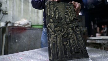 El artista iraquí Yasser Hikmat,