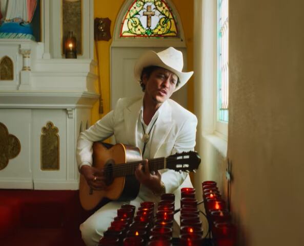Referencias mexicanas en el videoclip de “Risk It All”(Capturas)