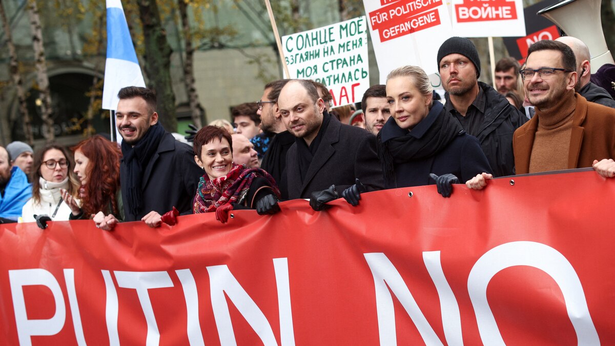 La oposición rusa en el exilio realizó su primera gran manifestación en Berlín en rechazo a Putin y la guerra en Ucrania