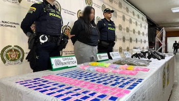 Golpe a La Terraza en Medellín: capturaron a una mujer y un menor e incautaron miles de dosis de droga en un allanamiento a una vivienda