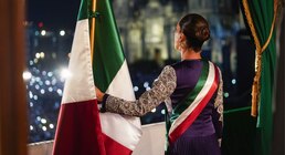 Claudia Sheinbaum lució vestido artesanal en su primer Grito de Independencia: quién lo diseñó y cuál es su significado