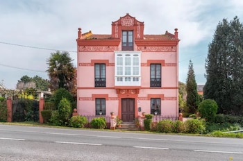 Casa de 'El Moreno', en venta en Asturias con suelos de Gaudí