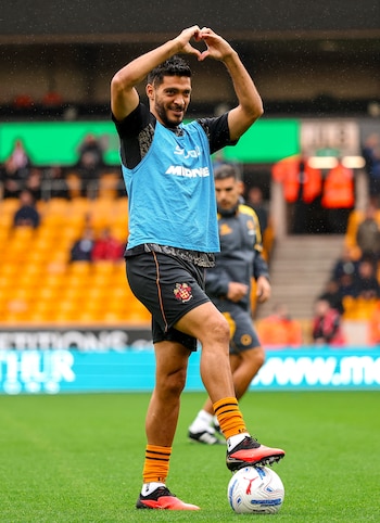 El mexicano contribuyó a una nueva victoria de los Wolves.