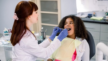 ¿Preocupado por tu adolescente? Revisa los resultados de su examen dental para una ventana a su bienestar