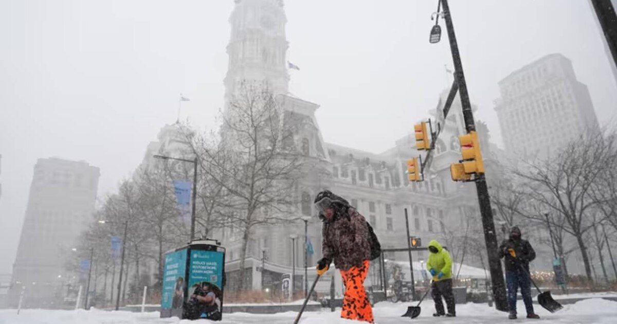 Tormenta de nieve histórica paraliza la costa este de EE.UU. con ventiscas y hasta 40 cm de acumulación Tormenta de nieve histórica paraliza la costa este de EE.UU. con ventiscas y hasta 40 cm de acumulación