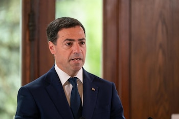 05/05/2026 El Lehendakari, Imanol Pradales, durante una declaración institucional por el fallecimiento de Carlos Garaikoetxea, en Ajuria Enea, a 5 de mayo de 2026, en Vitoria, Álava, País Vasco (España). Pradales ha ensalzado la figura del ex presidente del Gobierno Vasco, Carlos Garaikoetxea, fallecido este lunes, 4 de mayo, como "arquitecto del autogobierno" y "artífice del renacer de la identidad y del bienestar vascos".
POLITICA
Iñaki Berasaluce - Europa Press