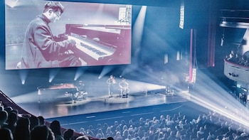 Tony Ann prepara un espectáculo