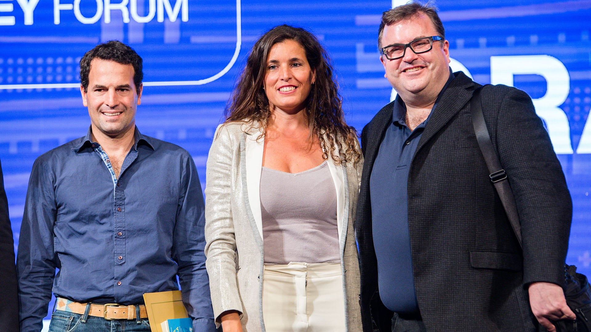 La ejecutivo de Endeavor junto a Wenceslao Casares y Reid Hoffman, fundador de Linkedin, años atrás en un evento de la red de emprendedores
