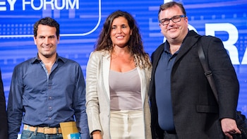 La ejecutivo de Endeavor junto