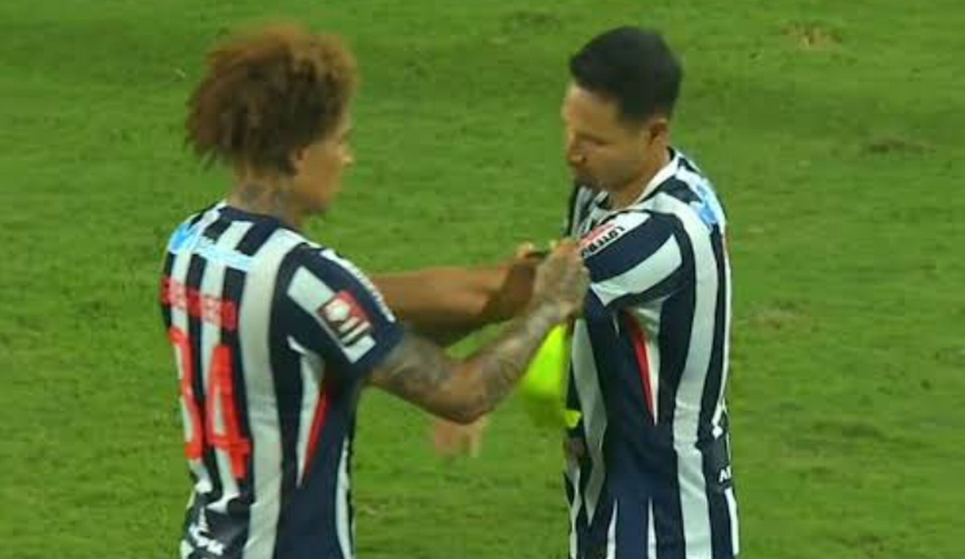 Universitario presentó denuncias contra Guerrero y Garcés con el argumento de exigir igualdad en sanciones, tras castigos a sus propios jugadores en la Liga 1 (Liga 1 Max)