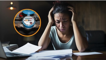 Mujer desesperada leyendo documentos (Wikimedia