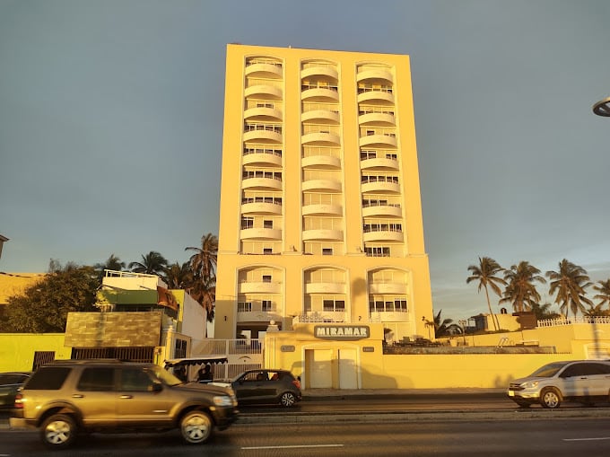 Así luce el edificio donde 'El Chapo' fue capturado por segunda vez. (Foto: Google Maps)
