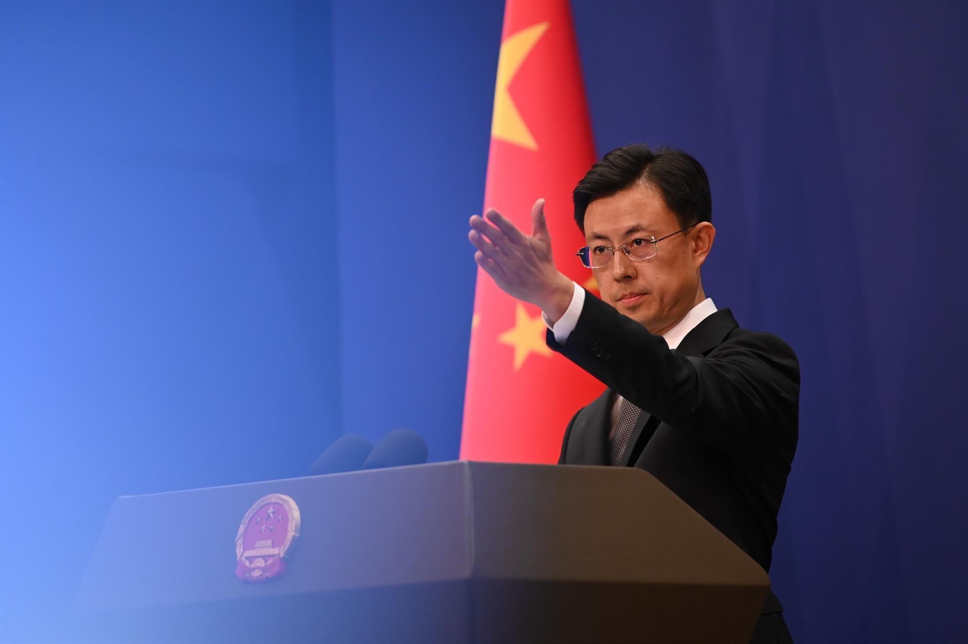 China acusa a Reino Unido de la detención "arbitraria" de ciudadanos chinos