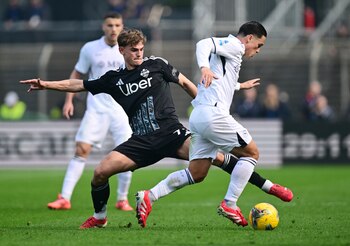 Nico Paz marcó seis goles y dio cuatro asistencias en la temporada 2024/25 (REUTERS/Daniele Mascolo)