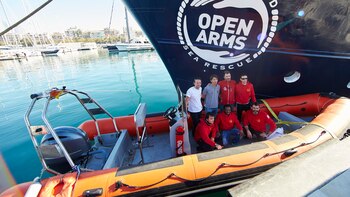 Open Arms rescata a 67