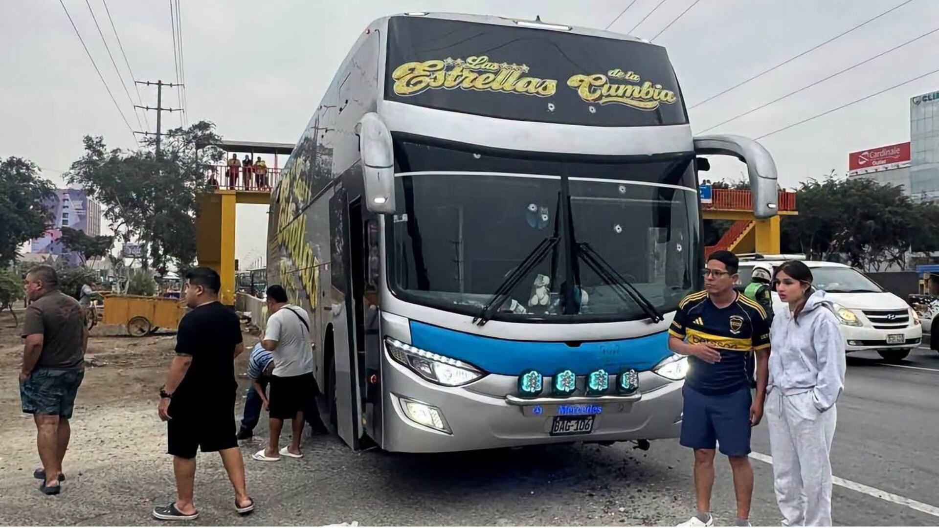 Tres heridos luego de ataque de sicarios contra el bus de ‘Las Estrellas de la Cumbia’.