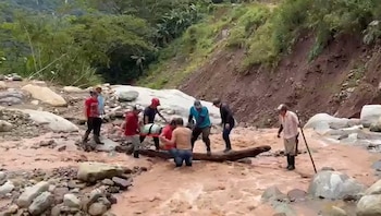 La avalancha dejó incomunicadas a unas 40 familias campesinas - crédito captura de pantalla/X