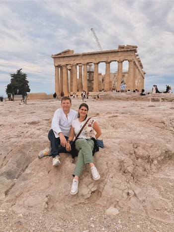 El viaje de Gastón Trezeguet y su amiga por Grecia