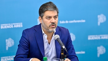 Carlos Bianco: “Que el Gobierno pague los subsidios al transporte o fije un precio del combustible que puedan afrontar las empresas”