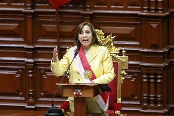 Piden renuncia de Dina Boluarte