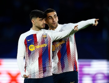 Pedri y Ferrán Torres durante