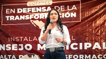 La dirigente de Morena atribuye la revocación de su visa a una antigua infracción de tránsito.