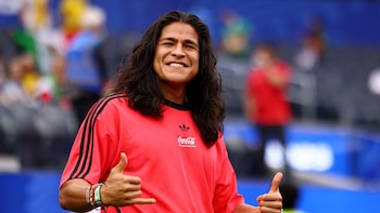 Actor mexicano cambia los sets de grabación por las canchas y debuta futbolista en EEUU