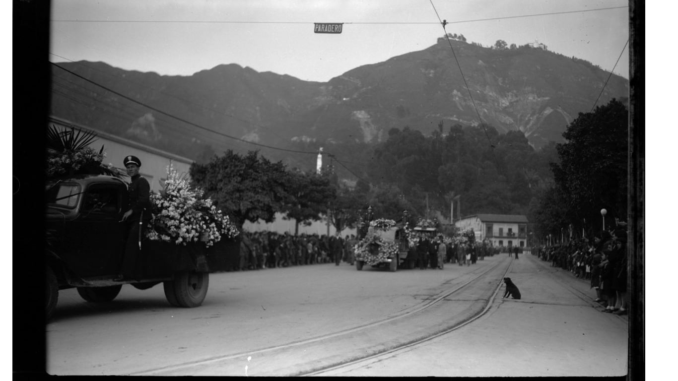 La memoria colectiva sobre la tragedia de Santa Ana se ha desvanecido, pero sirve como advertencia ante nuevos retos en la aviación militar colombiana - crédito Fotos Antiguas Bogotá y Colombia / Facebook