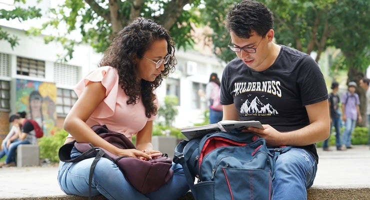 La inactividad juvenil ya castiga el crecimiento de Colombia, alerta el Banco de la República